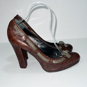 MAX AZRIA BCBG Brown Size 7B (37) Made in ITALY Brown Gold/silver Accent